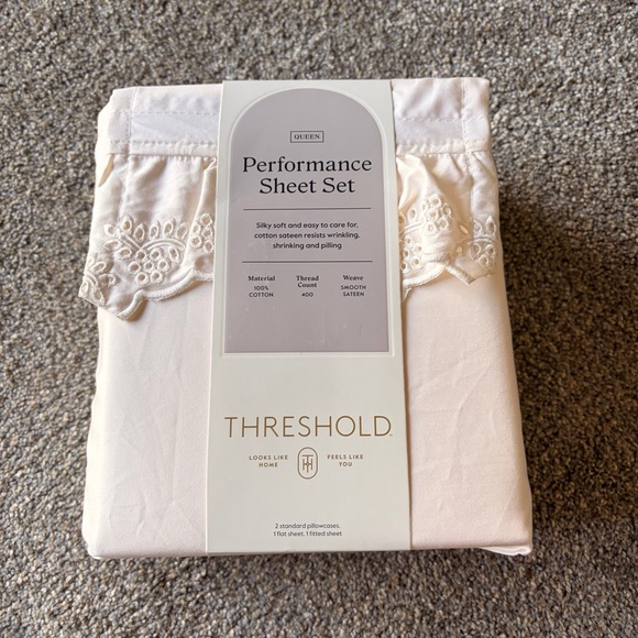 Threshold | New 400 Thread Count
Performance Sheet Set Ivory with Eyelet Ruffle - Picture 4 of 6